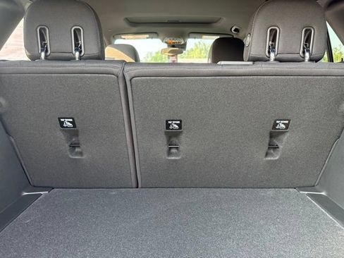 New 2026 Chevrolet Trax RS w/ Sunroof Package FWD image 45