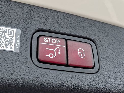 Certified 2025 Mercedes-Benz GLC 300 GLC 300 image 30