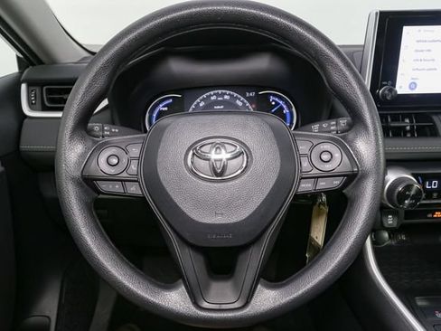 Used 2024 Toyota RAV4 LE AWD/4WD image 25