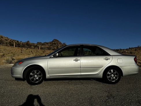 Used 2003 Toyota Camry LE image 3