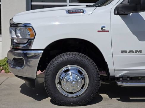 Used 2024 RAM 3500 SLT w/ Quick Order Package 2YG SLT AWD/4WD image 8