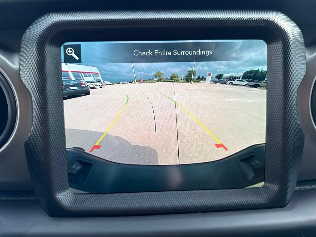Used 2021 Jeep Gladiator Sport AWD/4WD image 14