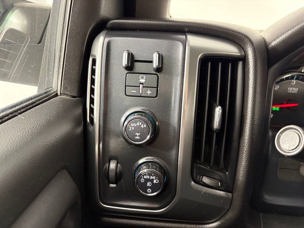 Used 2017 Chevrolet Silverado 1500 LT w/ All Star Edition AWD/4WD image 23