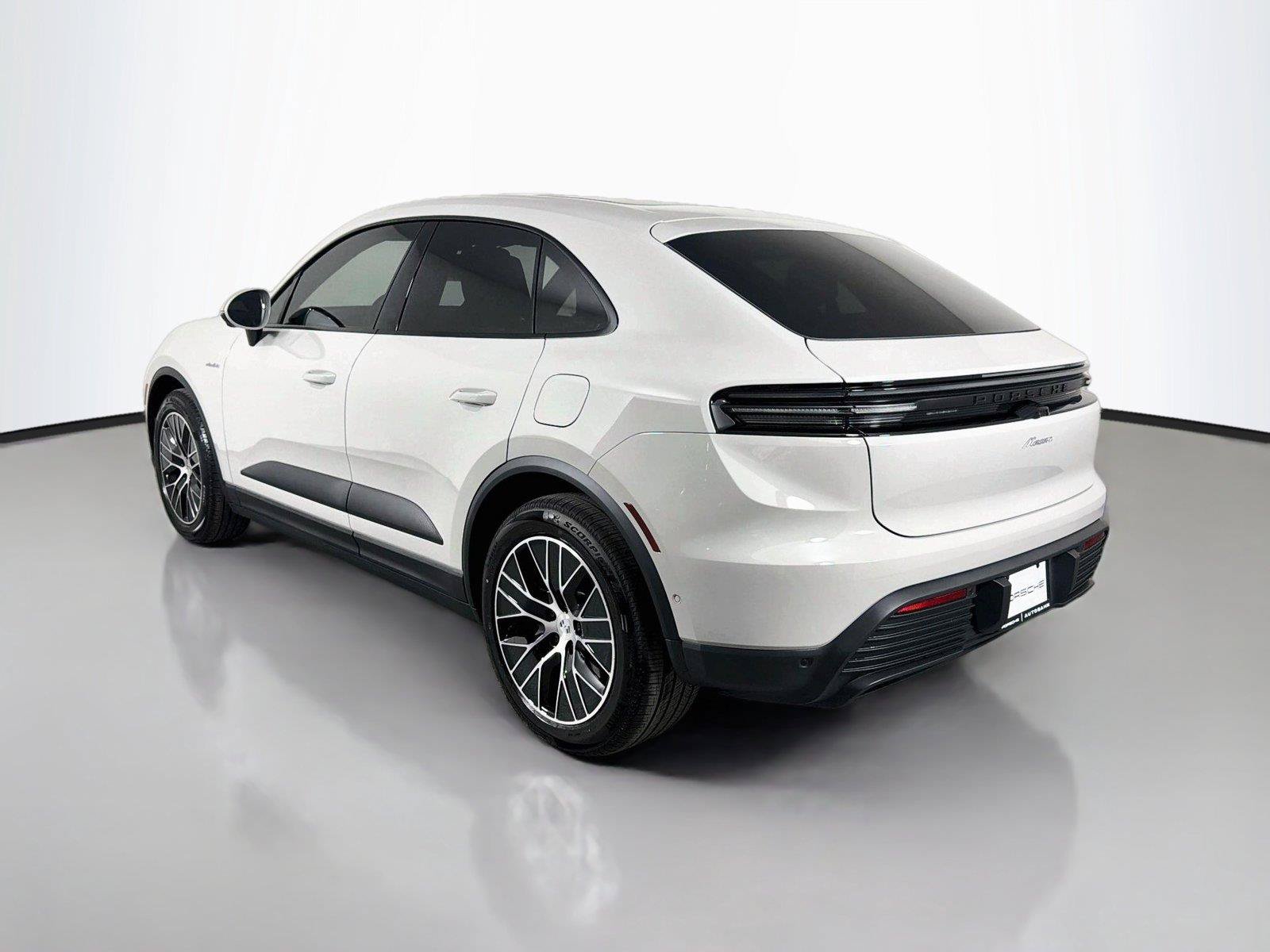 Certified 2026 Porsche Macan Electric RWD image 3