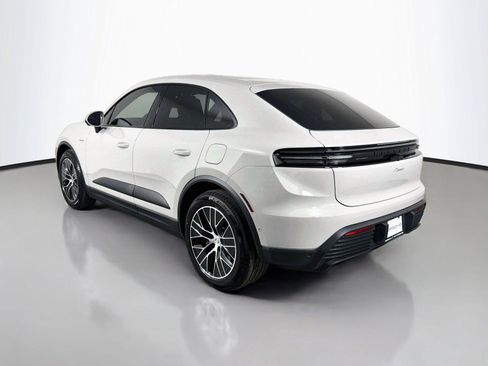 Used 2026 Porsche Macan Electric RWD image 3