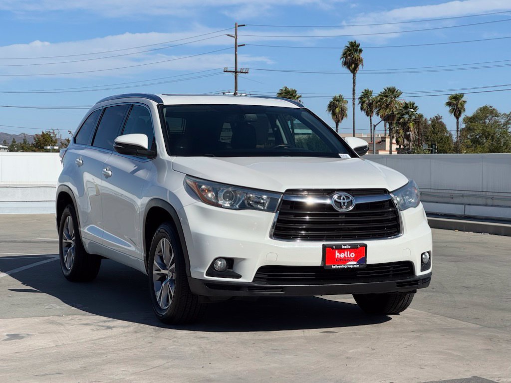 Used 2015 Toyota Highlander XLE FWD image 2