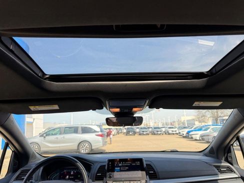 Used 2023 Honda Odyssey Sport image 12