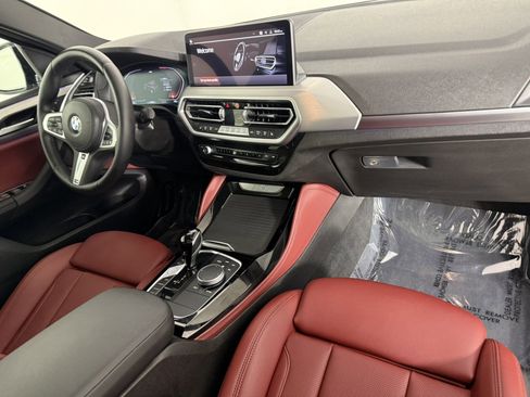Used 2025 BMW X4 xDrive30i image 11