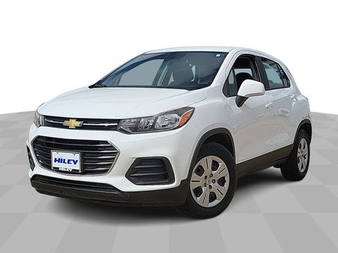 Used 2017 Chevrolet Trax LS w/ LPO, Cargo Package image 4