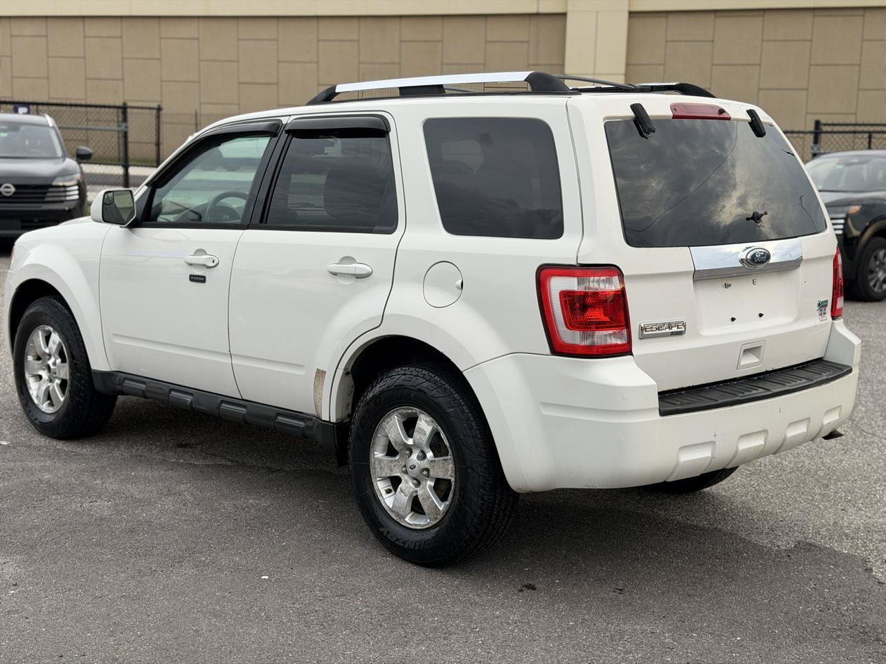 Used 2010 Ford Escape Limited AWD/4WD image 6