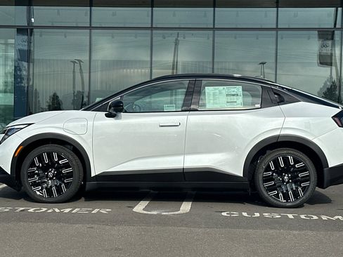 New 2026 Nissan Leaf Platinum+ w/ Cargo Package (Platinum+) image 7