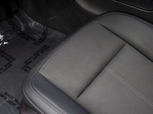 Certified 2025 Porsche Macan image 26