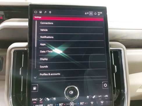 New 2026 GMC Yukon Denali w/ Advanced Technology Package AWD/4WD image 23