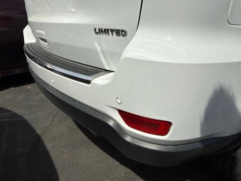 Used 2021 Jeep Grand Cherokee Limited AWD/4WD image 34