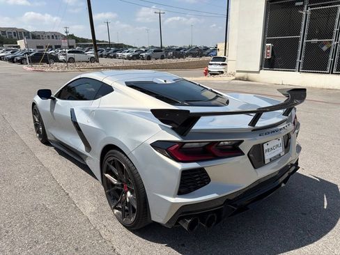 Used 2024 Chevrolet Corvette Stingray Coupe w/ 1LT RWD image 3