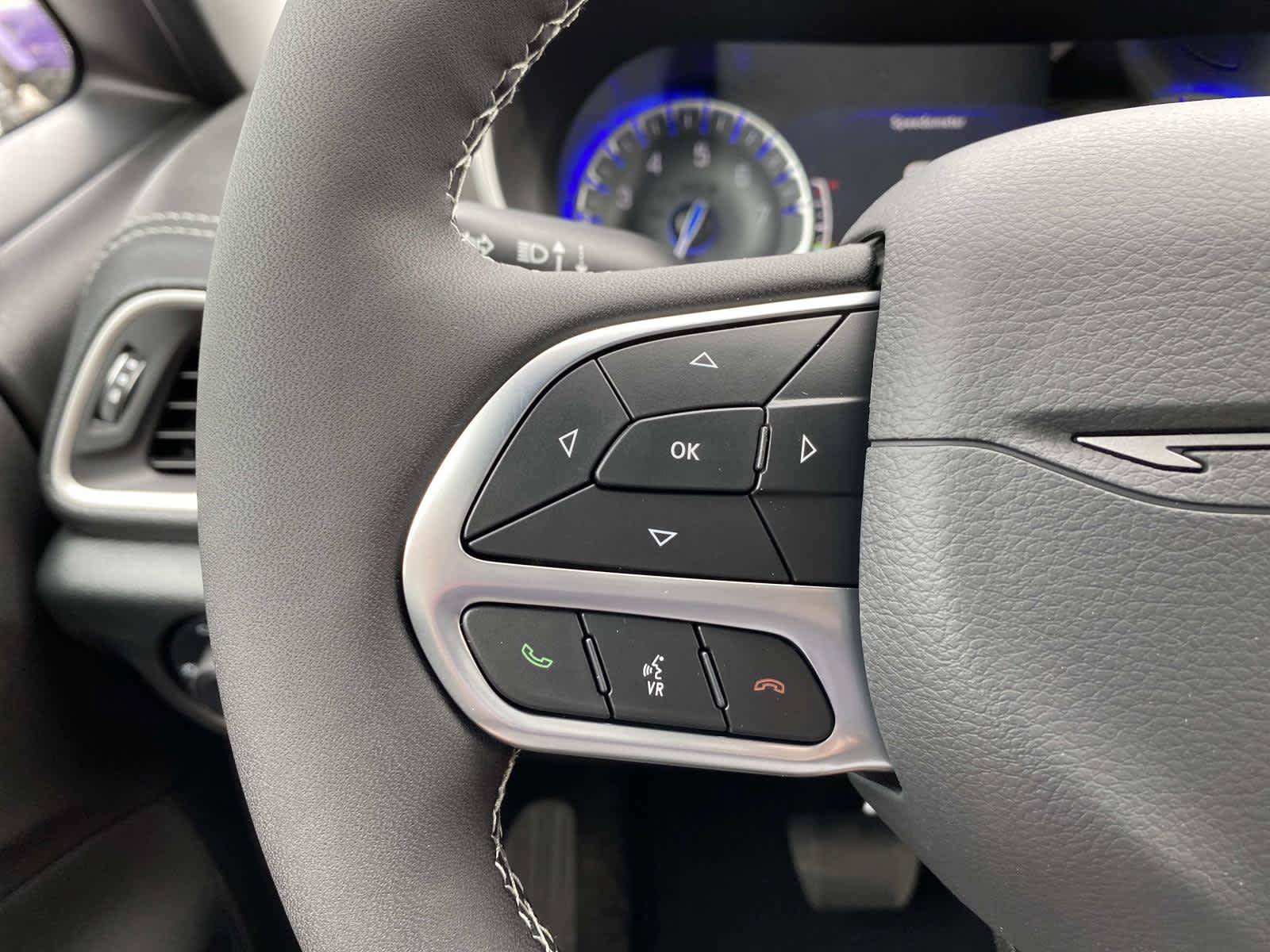 New 2027 Chrysler Pacifica Select AWD/4WD image 14