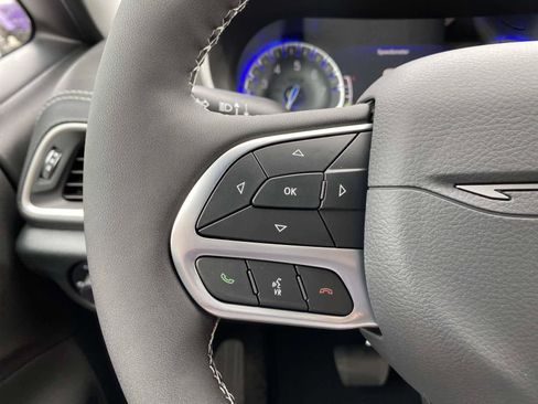New 2027 Chrysler Pacifica Select AWD/4WD image 14