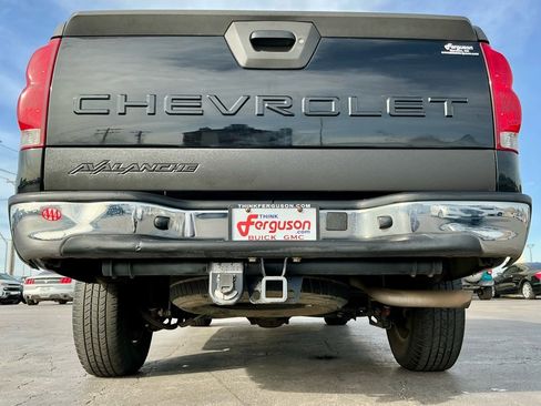 Used 2005 Chevrolet Avalanche Z66 w/ Sun And Sound Package image 15