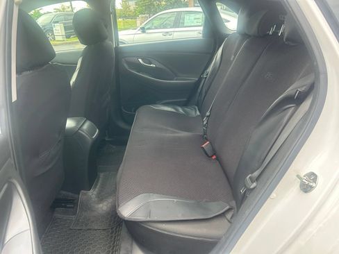 Used 2018 Hyundai Elantra GT FWD image 19