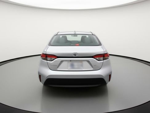 Used 2024 Toyota Corolla LE image 7