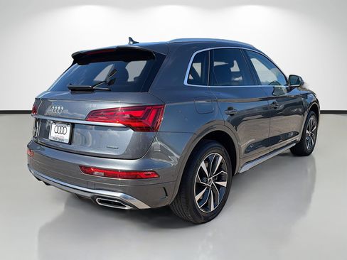 Used 2022 Audi Q5 2.0T Premium Plus w/ Premium Plus Package image 3