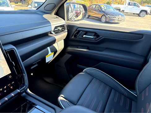 New 2025 GMC Yukon AT4 Ultimate image 20