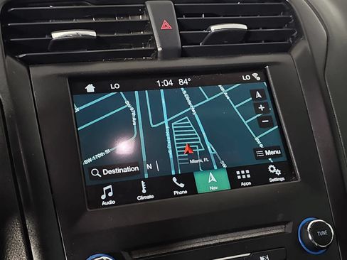 Used 2018 Ford Fusion SE w/ Equipment Group 201A FWD image 21