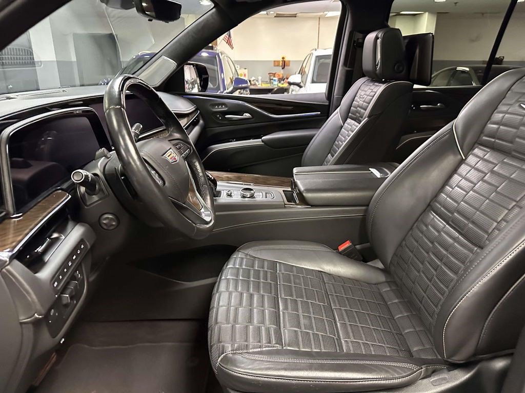 Certified 2024 Cadillac Escalade Premium Luxury Platinum AWD/4WD image 15
