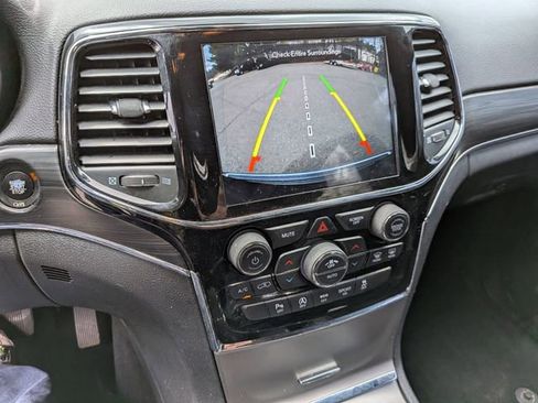 Used 2020 Jeep Grand Cherokee Limited image 19