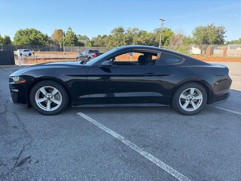 Used 2022 Ford Mustang Coupe RWD image 5