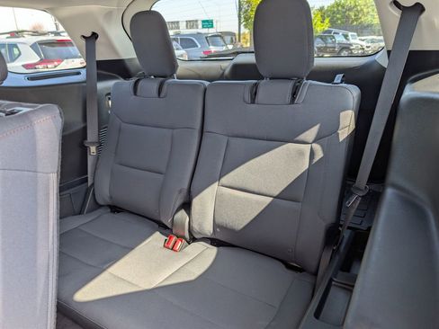 Used 2025 Ford Explorer Active RWD image 19