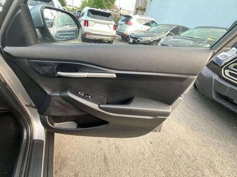 Used 2023 Kia Seltos LX image 30