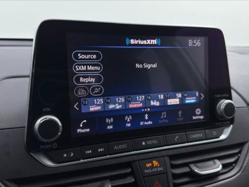 Used 2025 Nissan Altima 2.5 SV FWD image 30