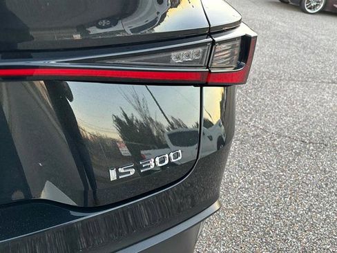 Used 2025 Lexus IS 300 w/ Premium Package image 40