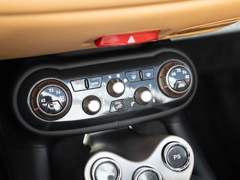 Used 2011 Ferrari California RWD image 22