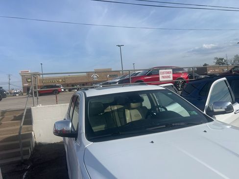 Used 2014 Jeep Grand Cherokee Overland w/ Advanced Technology Group image 17