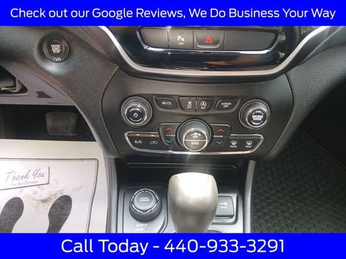 Used 2019 Jeep Cherokee Limited AWD/4WD image 27