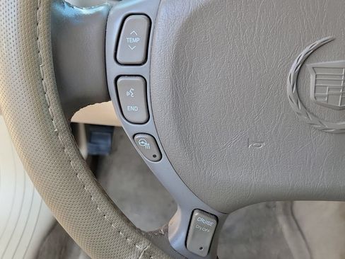 Used 2005 Cadillac De Ville w/ Deville Premium Package FWD image 14