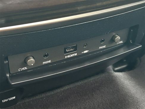 Used 2017 Lexus LX 570 4WD image 25