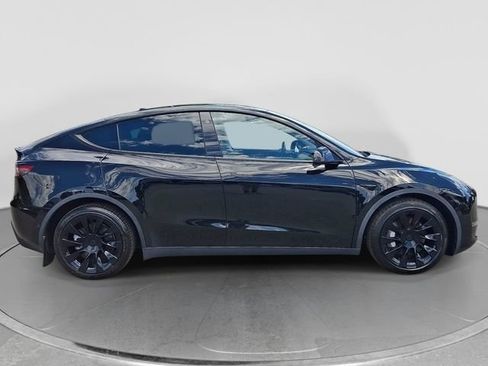 Used 2021 Tesla Model Y Long Range AWD/4WD image 7