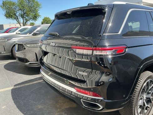 Used 2022 Jeep Grand Cherokee Summit image 3