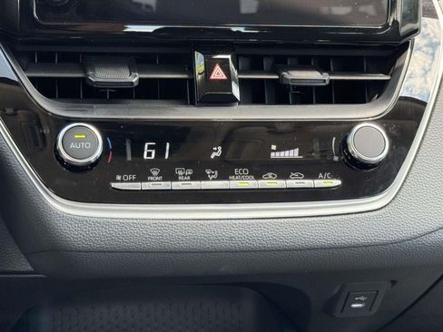 Used 2026 Toyota Corolla LE FWD image 5