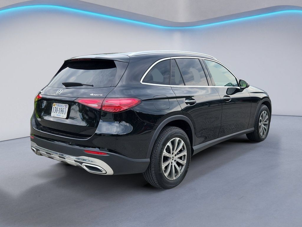 Certified 2025 Mercedes-Benz GLC 300 4MATIC image 4