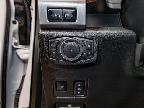 Used 2020 Ford F450 Platinum w/ FX4 Off-Road Package image 18