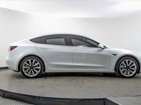 Used 2018 Tesla Model 3 Mid Range image 8