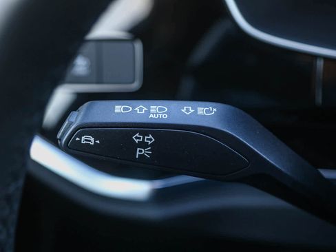 New 2025 Audi Q3 2.0T Premium image 38