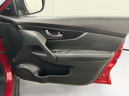 Used 2017 Nissan Rogue SL w/ SL Premium Package image 35