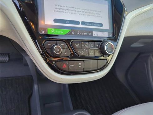 Used 2020 Chevrolet Bolt Premier FWD image 21