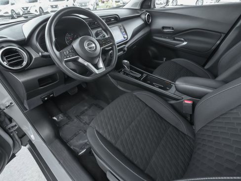 Used 2022 Nissan Kicks SV image 7