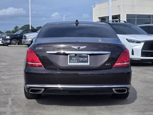 Used 2017 Genesis G90 3.3T Premium RWD image 5
